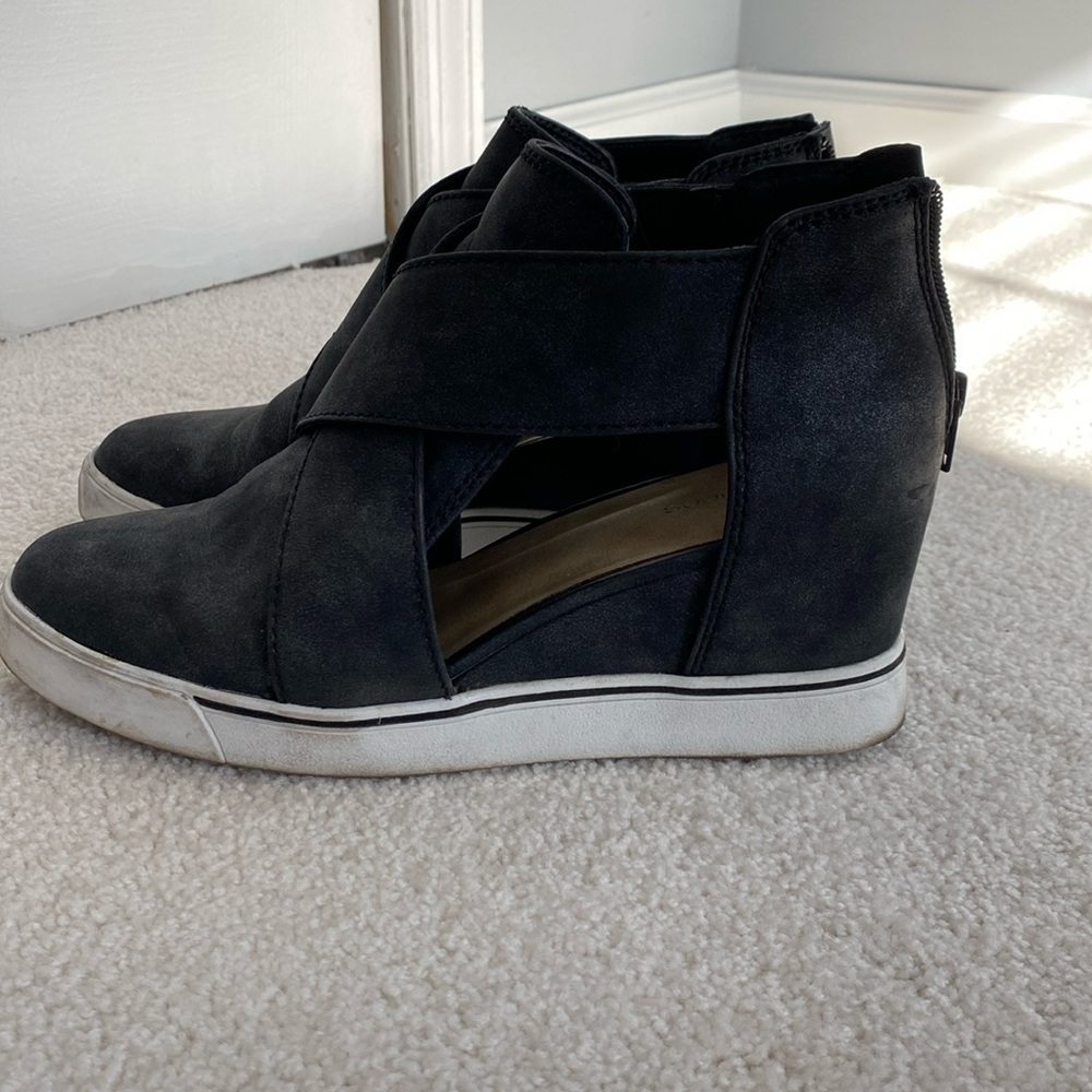Maurice’s black wedges. Size 9. Great condition.